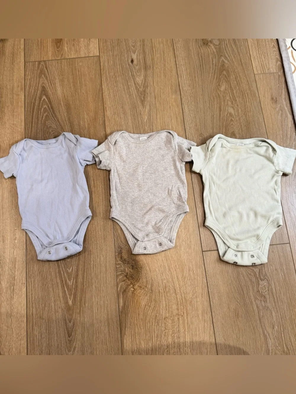 (3) Nordstrom 3/6 Month Adjustable Onsies - Picture 1 of 7